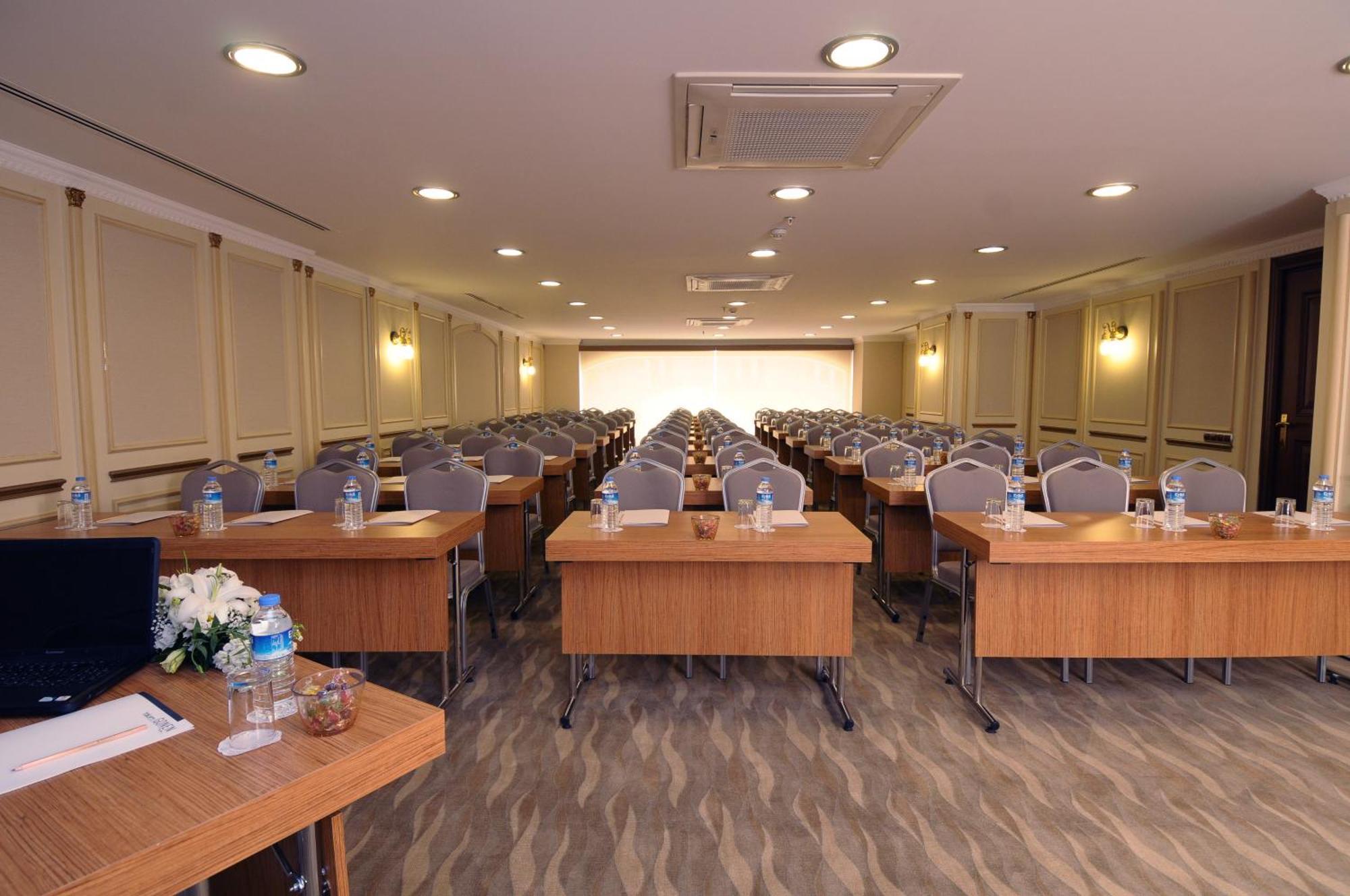 Taksim Gonen Hotel Истанбул Екстериор снимка